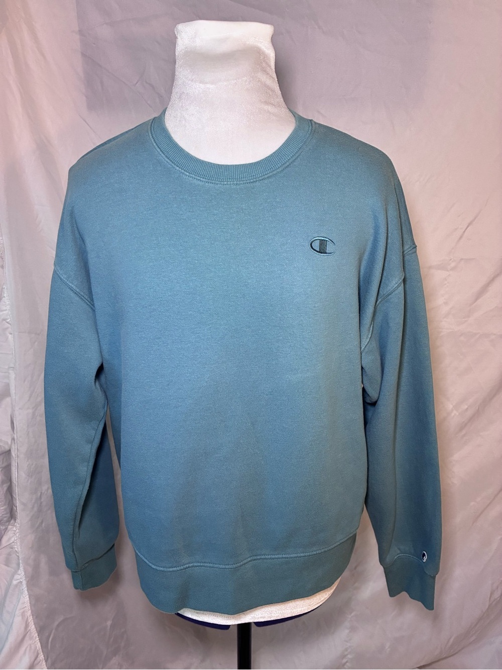 Champion Crewneck Pullover Sweatshirt